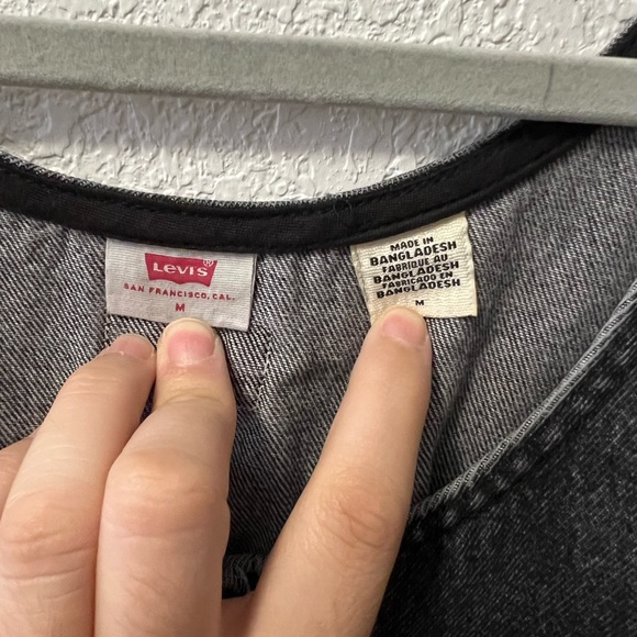 Levi's Women's Tuli Denim Mini Dress in Black Stonewash - Picture 4 of 9